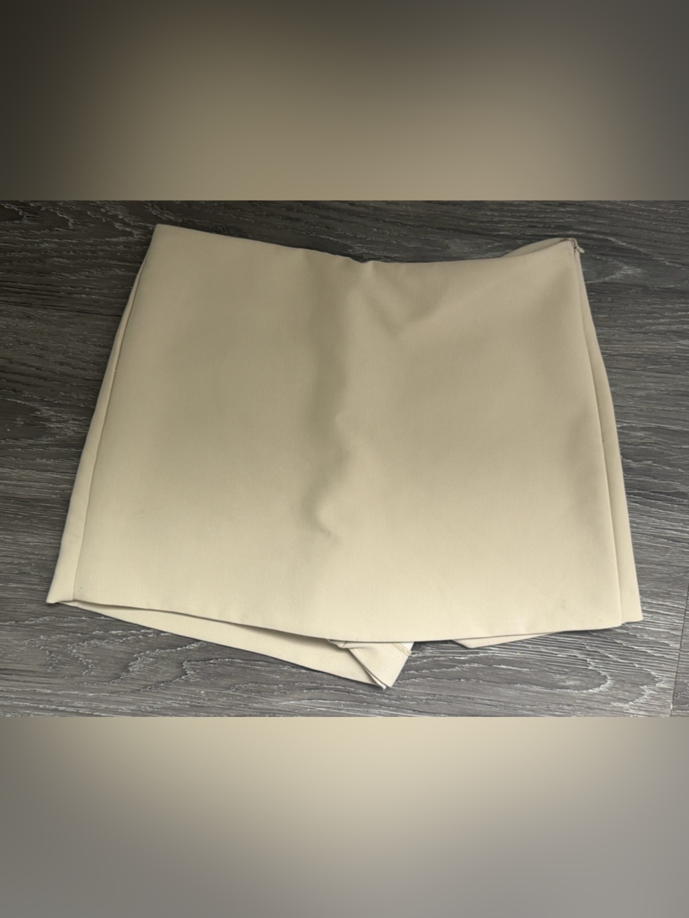 Zara Cream Mini Skort - Sleek Front Panel